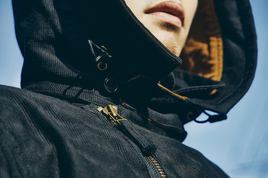 「素材が主役の一着 – ジャギーデッキクロス中綿ジャケット」