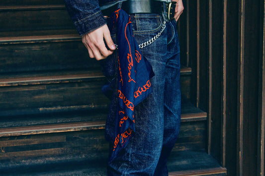 「“うま”くいく」– 幸運の馬モチーフバンダナ