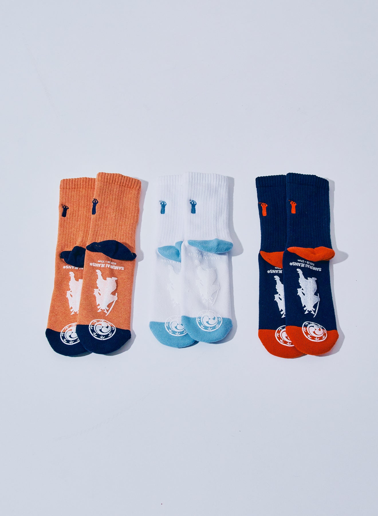 SJKS25-NEL 刺繍クルーソックス